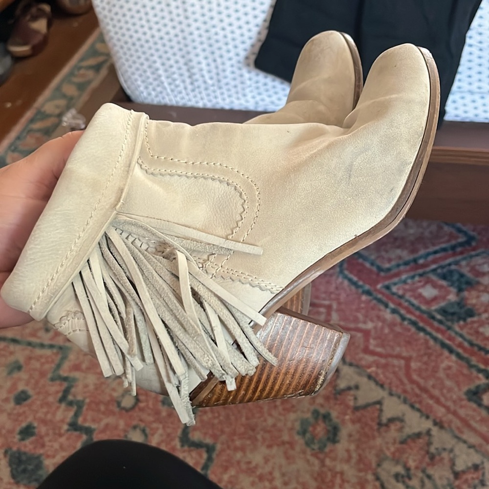 Sam Edelman | 7M | Louie Booties with Fringe